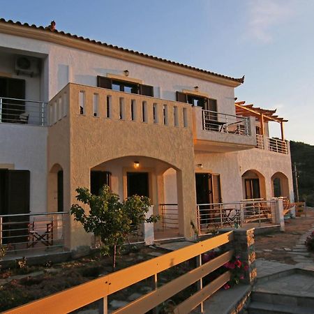 Anemi Apartments Armenistis  Bagian luar foto